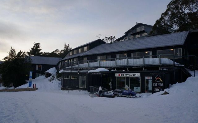 Halleys Lodge