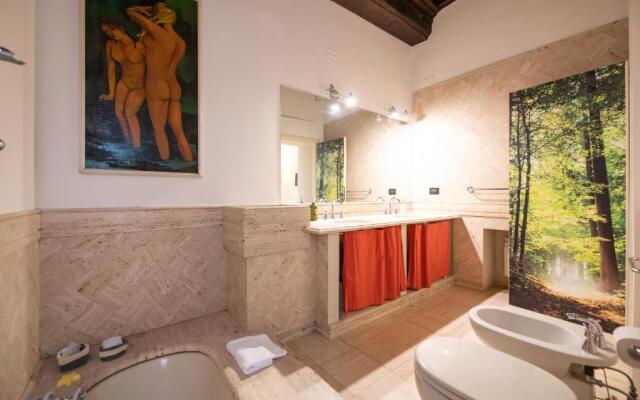 Magenta Luxury Crociferi 3