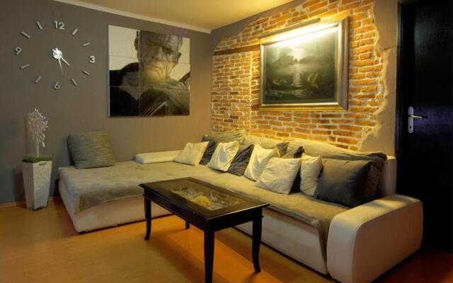 Old Town Art Apartment