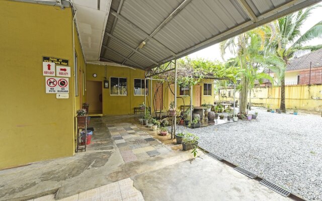 OYO 90702 Empire Inn 1