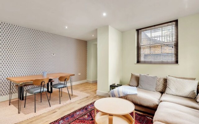 Cosy Urban Retreat