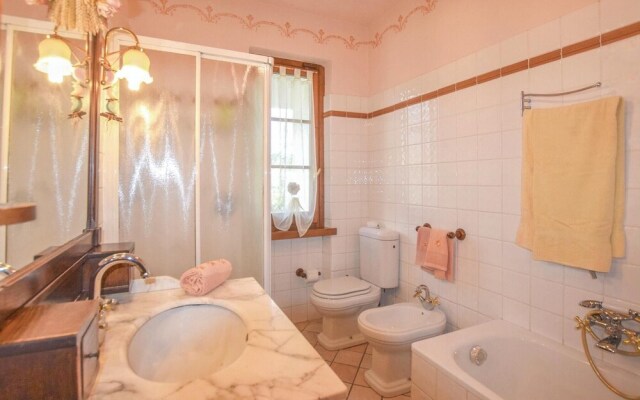 Amazing Home in Camaiore -lu- With 3 Bedrooms