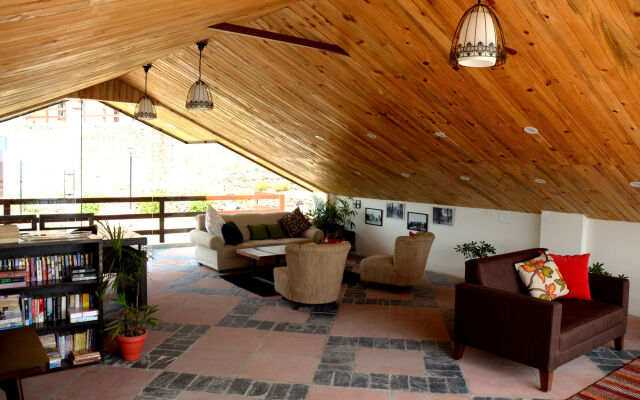 WoodSmoke resort & Spa