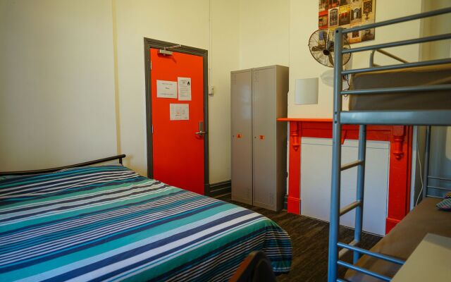 Haus Accommodation - Hostel