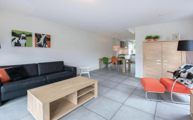 Nice House with Dishwasher, Not Far From Amsterdam