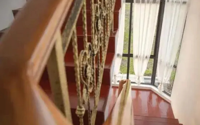 Donglin Luqi Tongyi Homestay (Shanghai Pudong New Area Lingang Avenue)