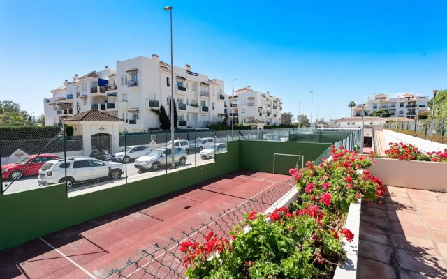 Sunny Getaway With Pool in Marbella - Ref M54