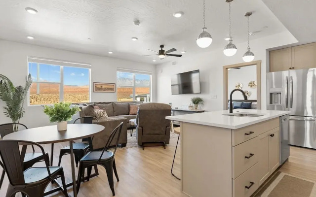 Sweet Retreat 3 Bedroom Condo
