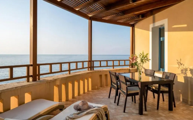 'captain's House' Traditional Hotel Suites