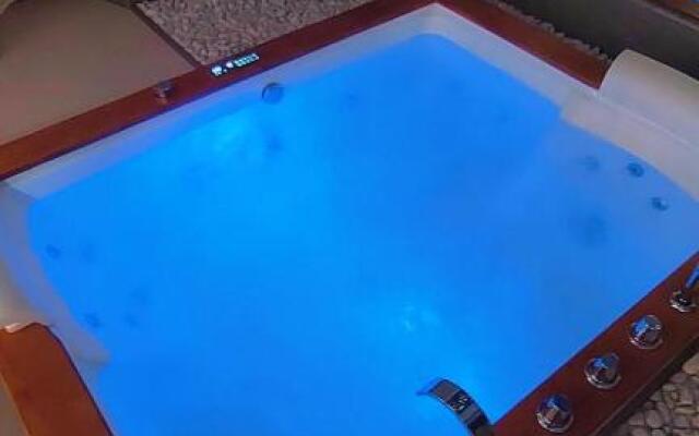 HYDROSUITE