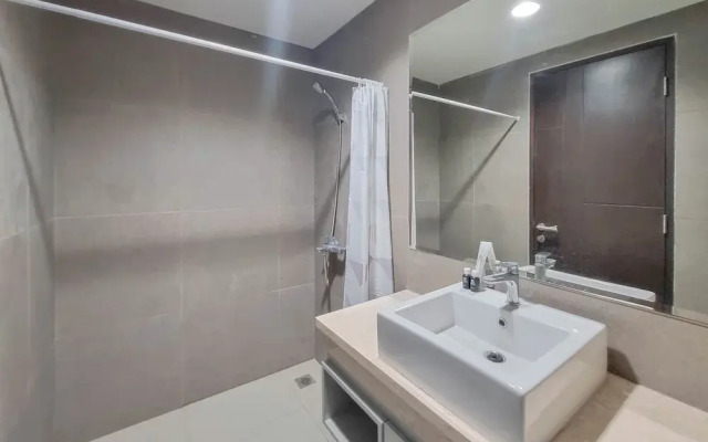Homey And Scenic Studio At Patraland Amarta Apartment