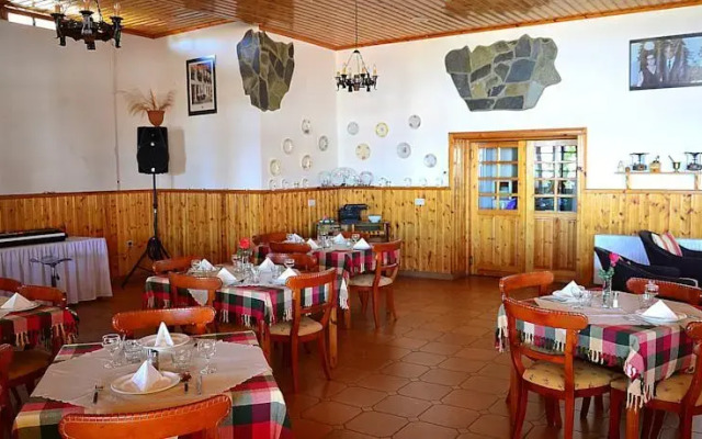 Central Hotel Pedoulas