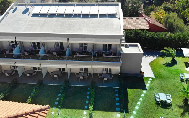 Finikas Garden Beach Resort Nikiti