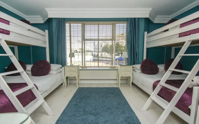 Little Paris Parking by Brighton Holiday Lets