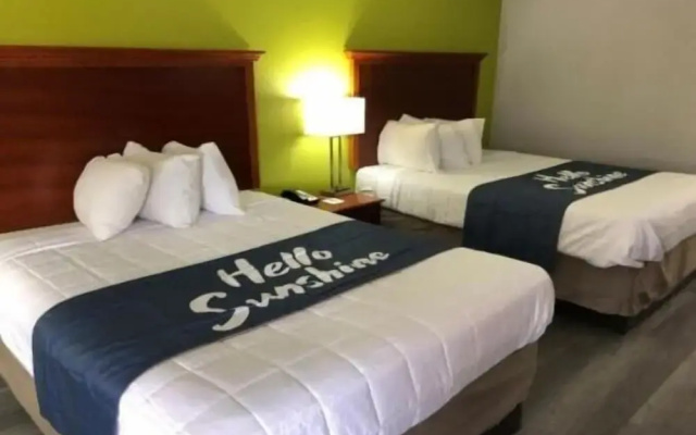 Days Inn by Wyndham Shorter