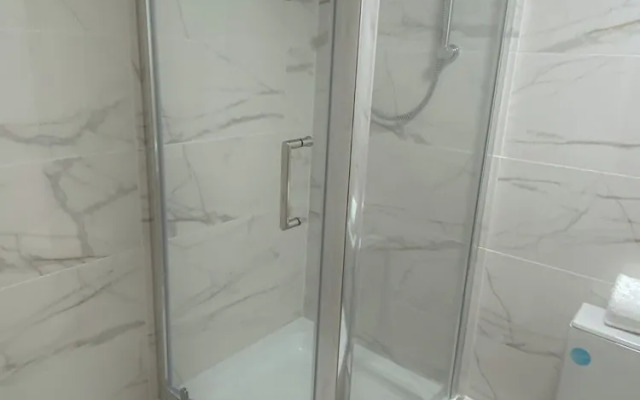 Luxury Townhouse Retreat in Kendal w/ Free Parking