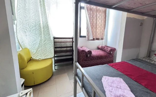 Sunshiny-BB Hostel near Punnavithi BTS station