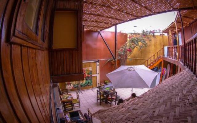 Hostel El Bajo - Marley Coffee