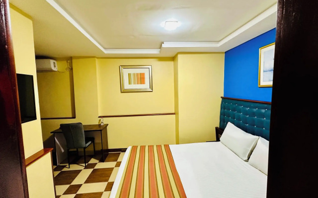 YaahoT Hotel