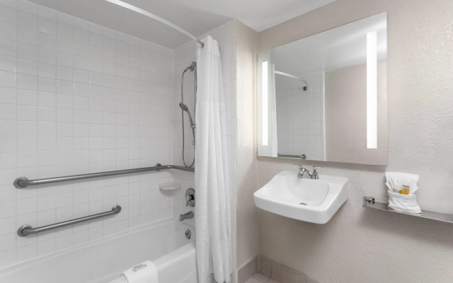 Days Inn by Wyndham Orlando Conv. Center/International Dr