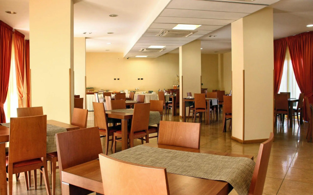 City Hotel