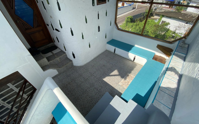 Maidith White Cove Hotel