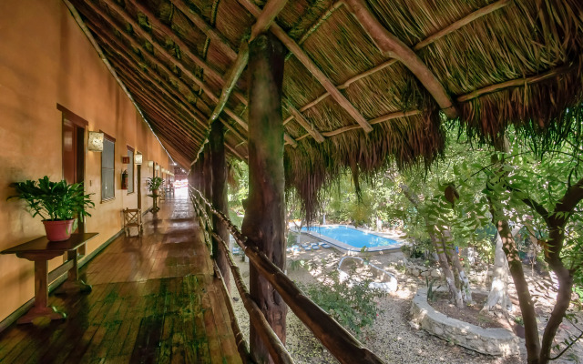 Esduma La Iguana Hotel