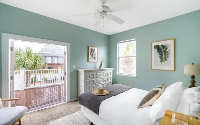 Matthew Blvd - Marina