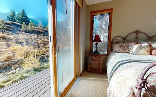 Snowcreek V 774 Gorgeous Mountain Views with Private Garage, Washer Dryer and Gas Grill by RedAwning