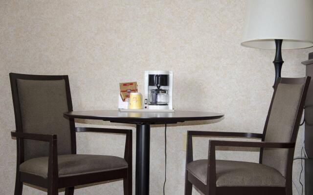 Econo Lodge Inn & Suites Kamloops