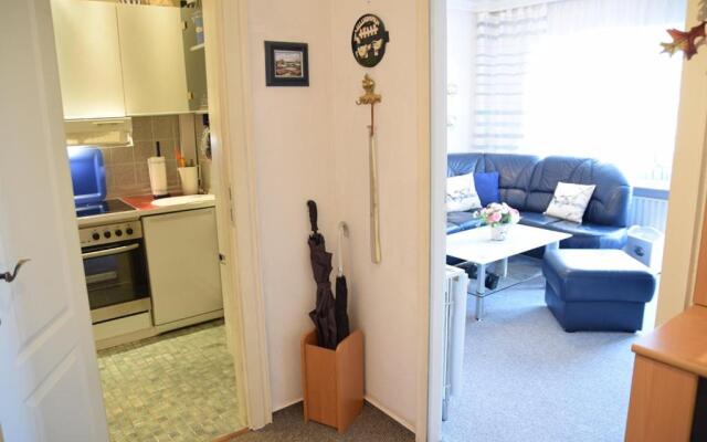 2-Zimmer-Appartement im 1. Obergeschoss mit Hallenschwimmbad und Sauna.