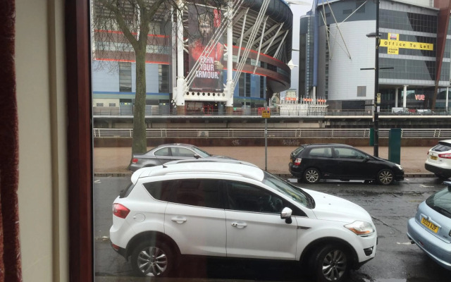 1 Fitzhamon Embankment Apartments Opposite Principality Stadium - Long Stay Offer