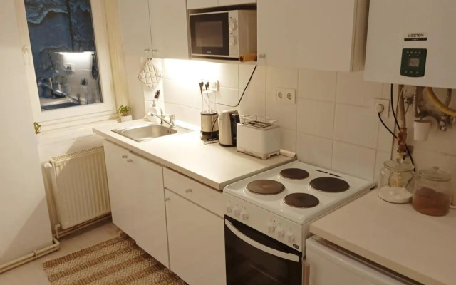 Cozy studio in central Budapest near ruined bars