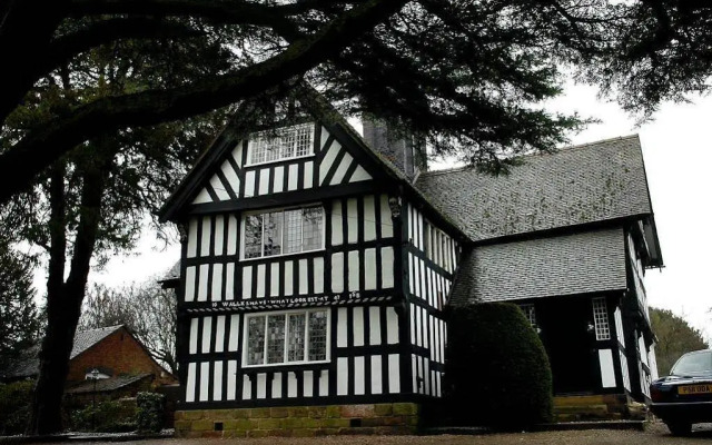 The Old Hall Country House