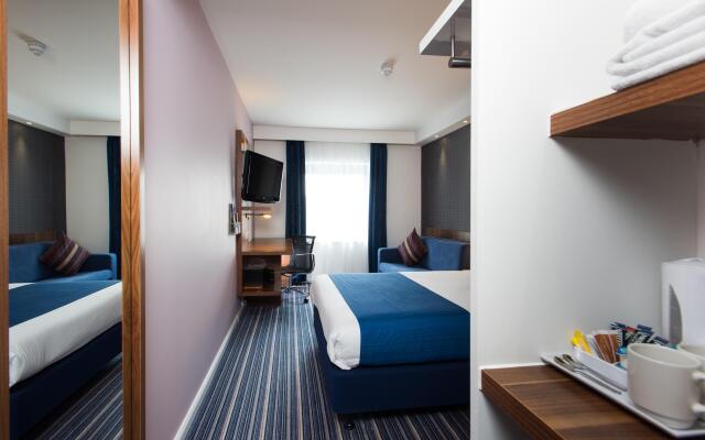 Holiday Inn Express London - Wimbledon South, an IHG Hotel