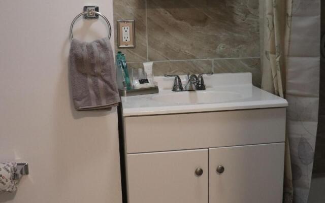 Reynolds House Inn & Motel