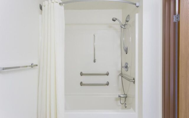 Super 8 Motel - Racine