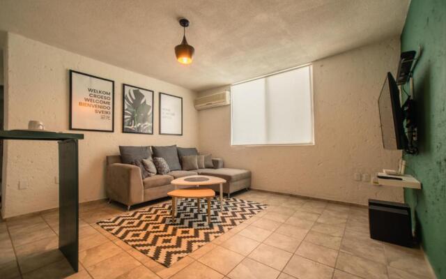 Depto. Hangar 4 col. Unidad Nacional Plaza Jalisco.