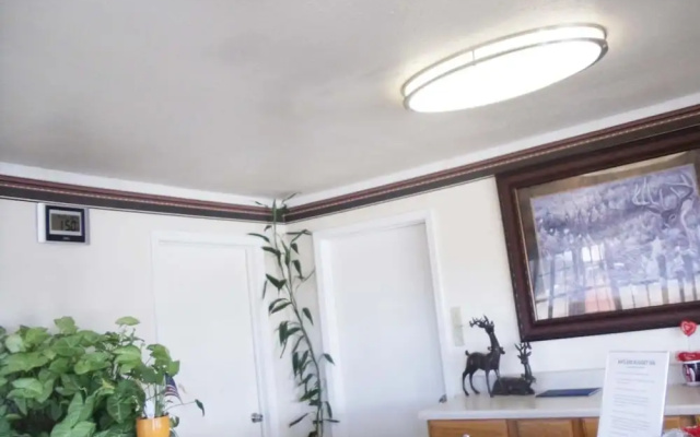 Antlers Budget Inn