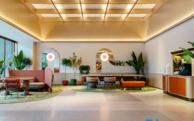 Orange Hotel (Dongguan Xiping Subway Station Hotel)