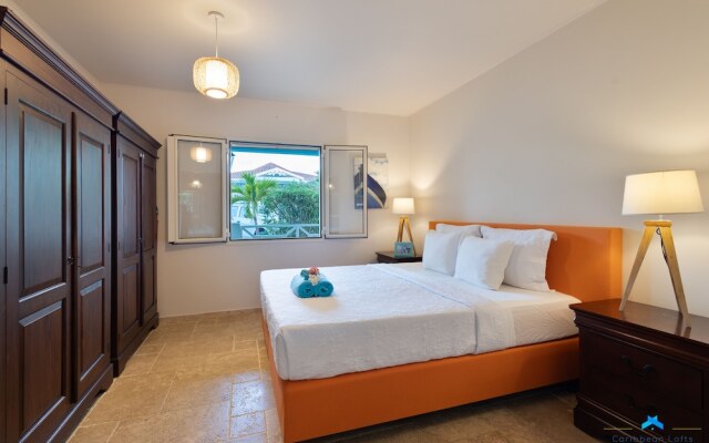 Beautiful condo with sea view