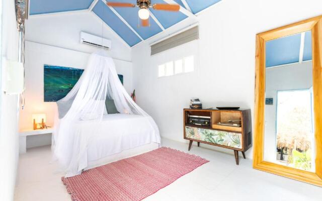 Isla Rosa Boutique by NOMAD GURU