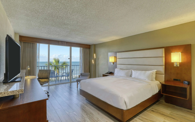 DoubleTree Beach Resort by Hilton Tampa Bay - North Redingto