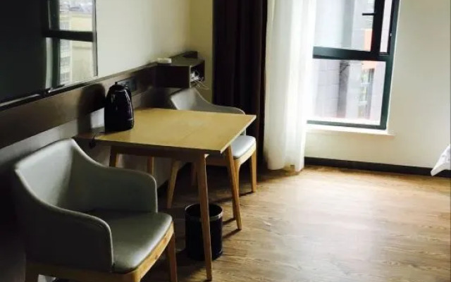 City Comfort Inn Hotel (Yining Shanghai Town Airport)