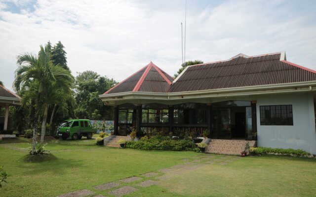 Hidden Coral Divers Club and Resort