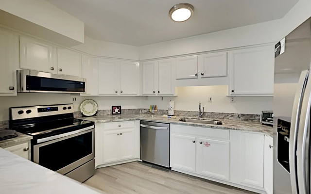 Shoreline Garden Townhomes #31 - Linger Longer