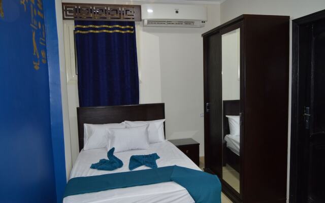 Comfort Pyramids Inn