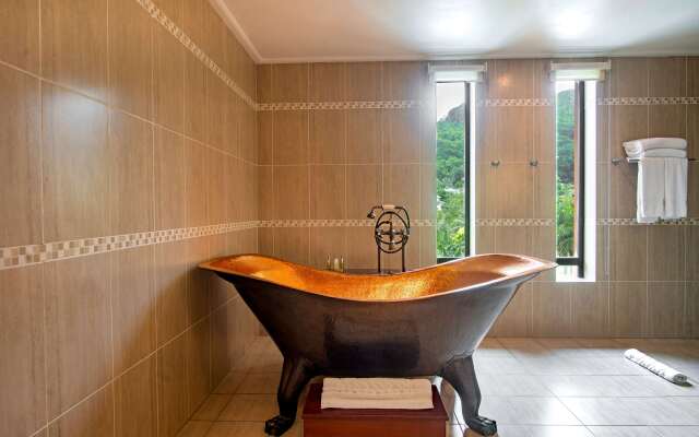DoubleTree by Hilton Seychelles - Allamanda Resort & Spa
