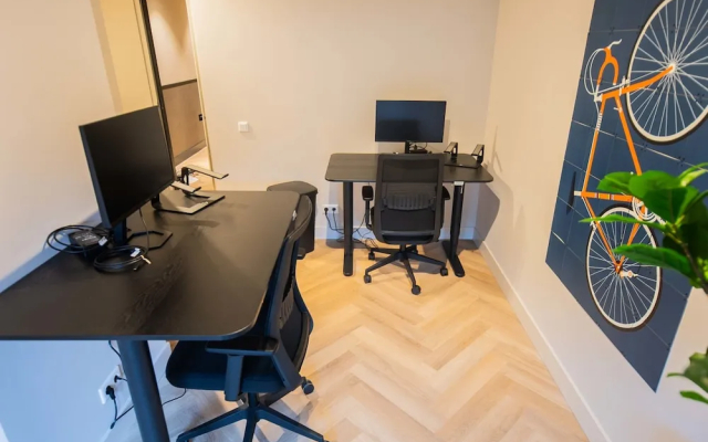 Studio Serviced Apartments With City View