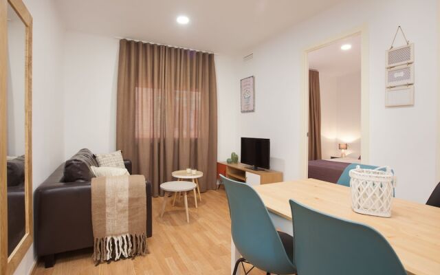 Click&Flat Europa Fira Apartments